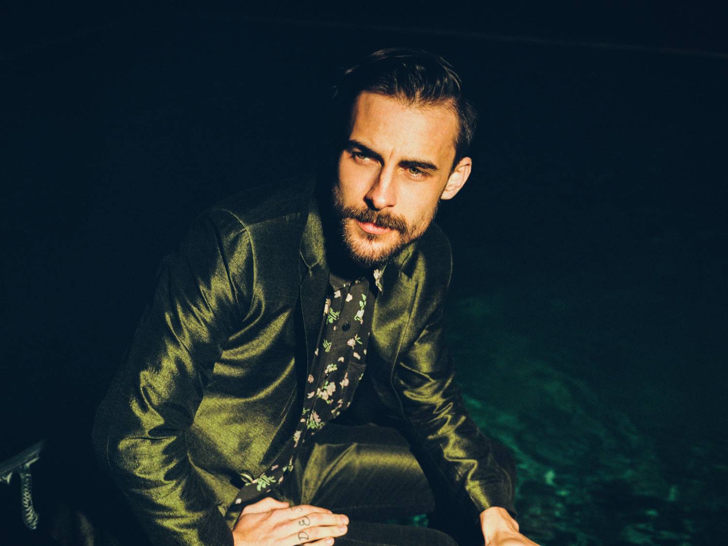 This June! Select number of shows for Robert Ellis and his band